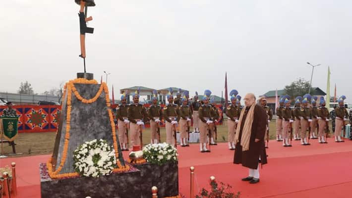 Amit Shah spends night at CRPF camp in Pulwama pays tribute to jawans killed in 2019 terror attack pod Amit Shah spends night at CRPF camp in Pulwama pays tribute to jawans killed in 2019 terror attack pod