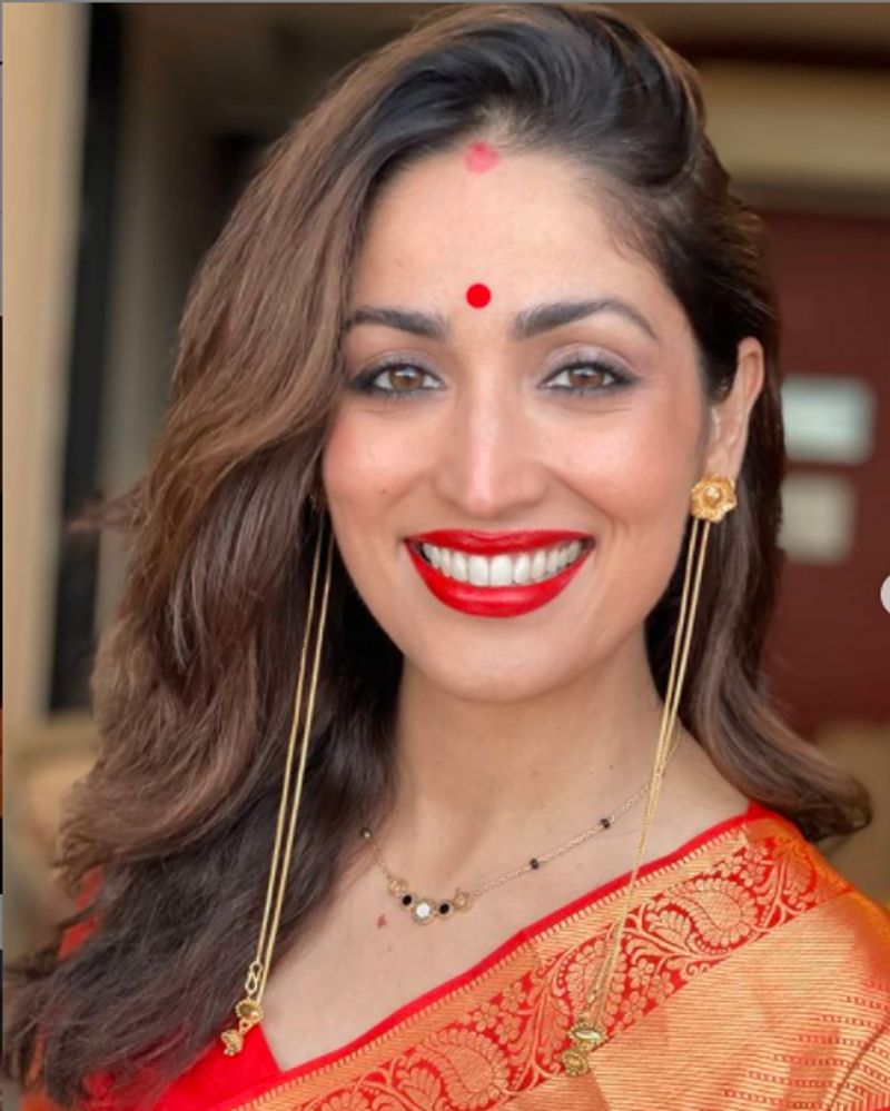 Sonali Bendre and Yami Gautam wore the same mangalsutra on Karwa Chauth and it costs 3 4 lakhs Rupees dpl