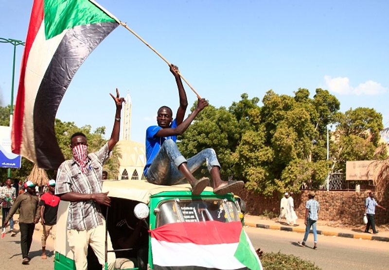 Seven killed 140 injured 300 arrested in military coup in Sudan