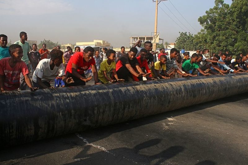 Seven killed 140 injured 300 arrested in military coup in Sudan