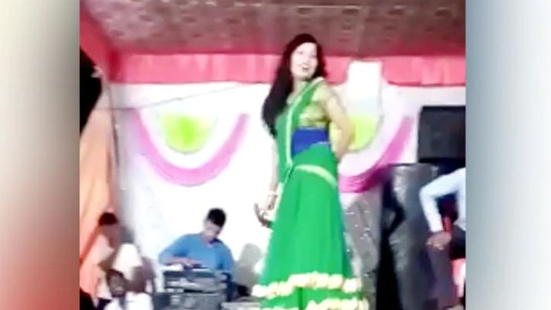 tamancha disco video viral female dancer showing pistol during shraddh program