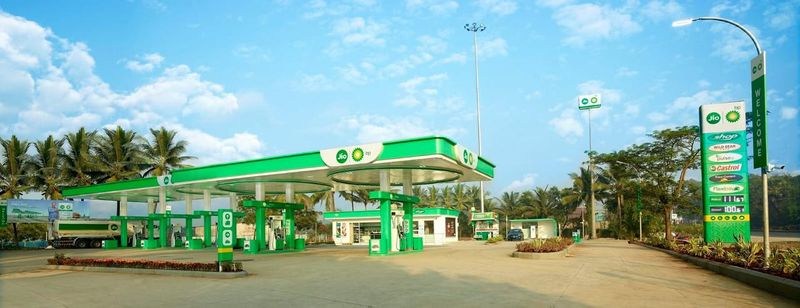 Jio bp launches its first Mobility Station in mumbai