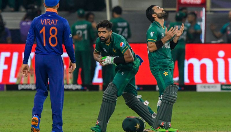 T20 worldcup 2021: Waqar Younis sensational comments on Rizwam namaz during India vs pakistan match