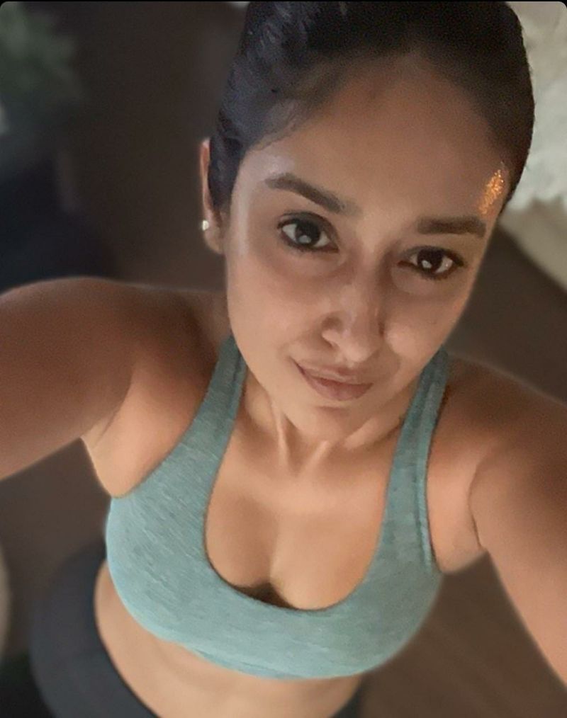ileana bikini treat to fans hot selfie shake in internet