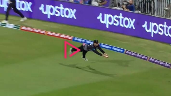 T20 World Cup 2021 PAK vs NZ Watch Devon Conway wonder catch to dismiss Mohammad Hafeez T20 World Cup 2021 PAK vs NZ Watch Devon Conway wonder catch to dismiss Mohammad Hafeez