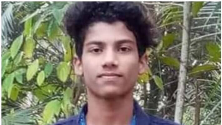 bike accident 19 old killed in kayamkulam alappuzha bike accident 19 old killed in kayamkulam alappuzha