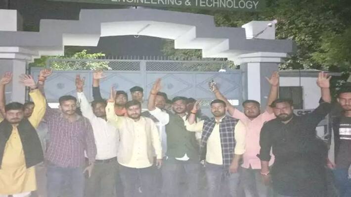 When Pakistan defeated India in T20 World Cup Kashmiri students celebrated in Agra UP College management suspended three When Pakistan defeated India in T20 World Cup Kashmiri students celebrated in Agra UP College management suspended three