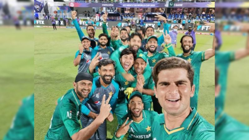 T20 World Cup Pakistan Skipper Babar Azam breaks Virat Kohli record to become fastest captain to 1000 T20I runs kvn