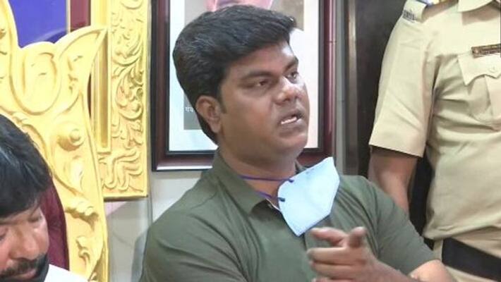 Prabhakar Sail witness claiming extortion in Mumbai Cruise Drugs Case gave statements to Mumbai Police News and Updates Prabhakar Sail witness claiming extortion in Mumbai Cruise Drugs Case gave statements to Mumbai Police News and Updates