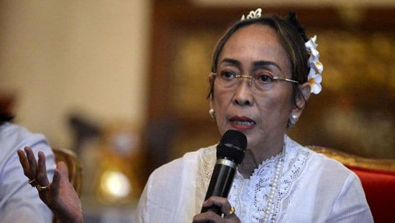 Indonesia News, Sukmawati Soekarnoputri converted in Hindu from Muslim