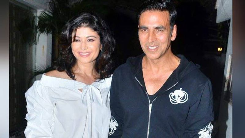 Pooja Batra actress first marriage was broken because of Akshay Kumar