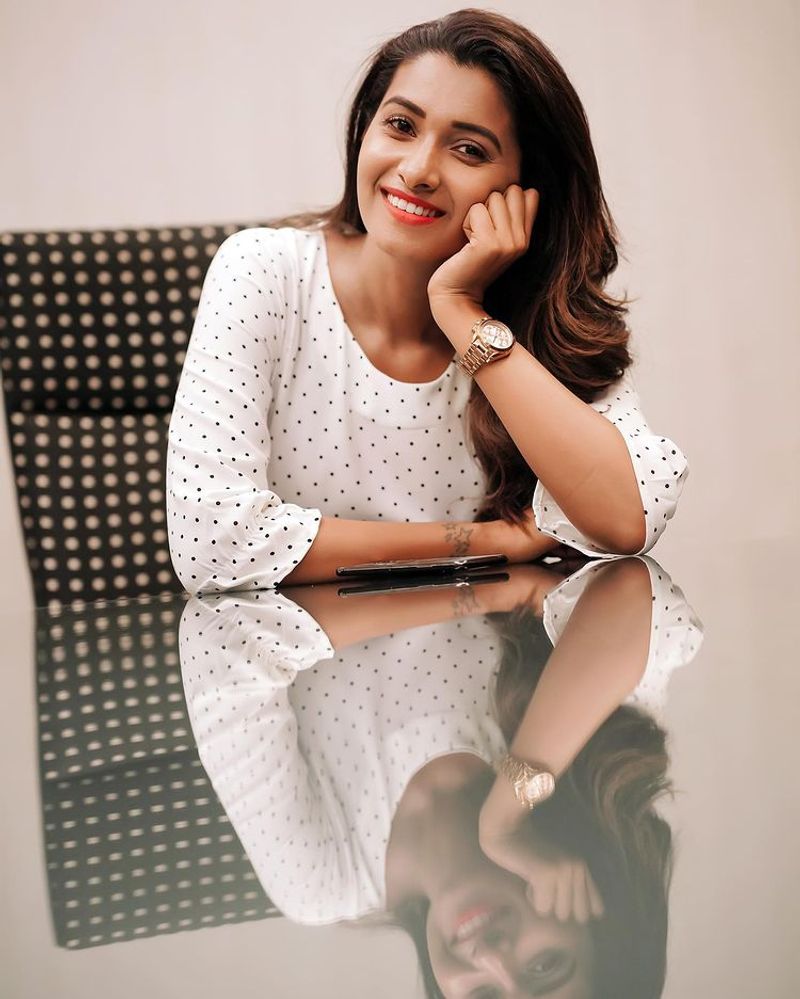 Actress priya bhavani break up her lover? controversial insta message