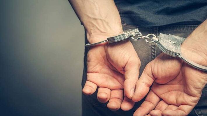 man attack builder with knife over commission in hyderabad man attack builder with knife over commission in hyderabad