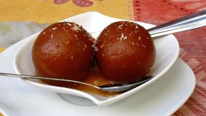 Recipe of Gulab Jamoon cooked by biscuits