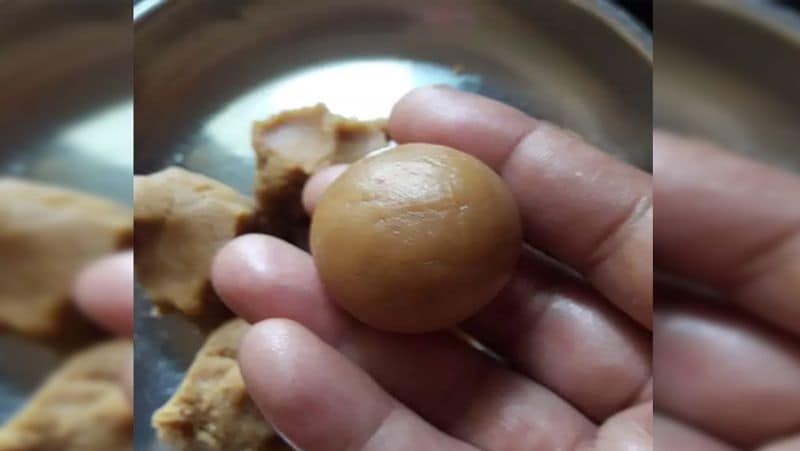Recipe of Gulab Jamoon cooked by biscuits