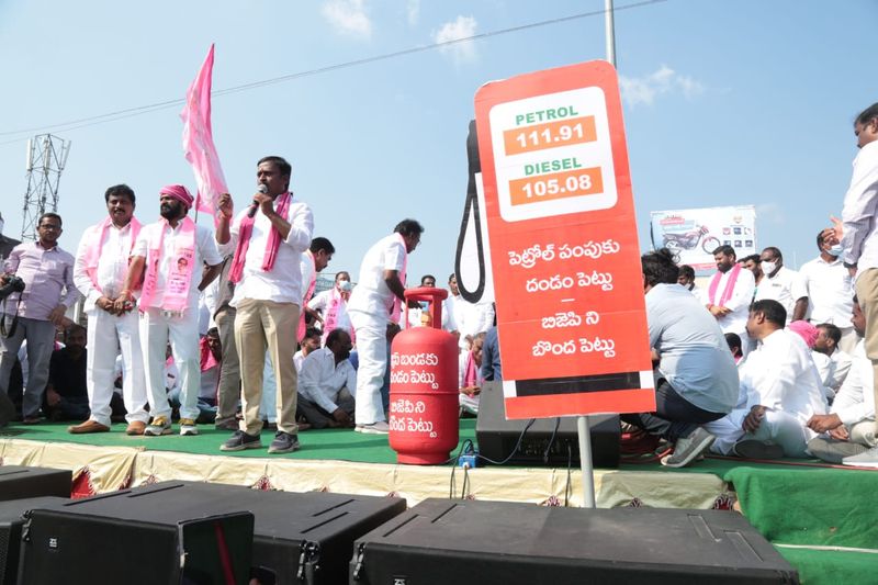 huzurabad bypoll: minister harish rao election campaign at bijigiri sharif