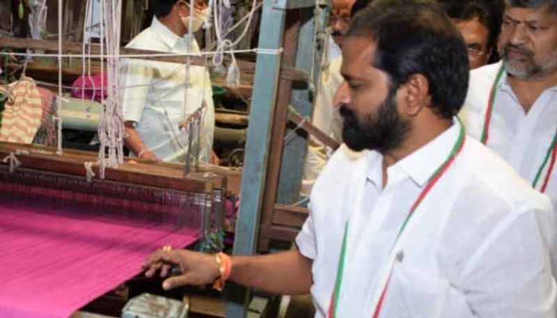 Telangana Minister V. Srinivas Goud Visits Handloom centre in Huzurabad