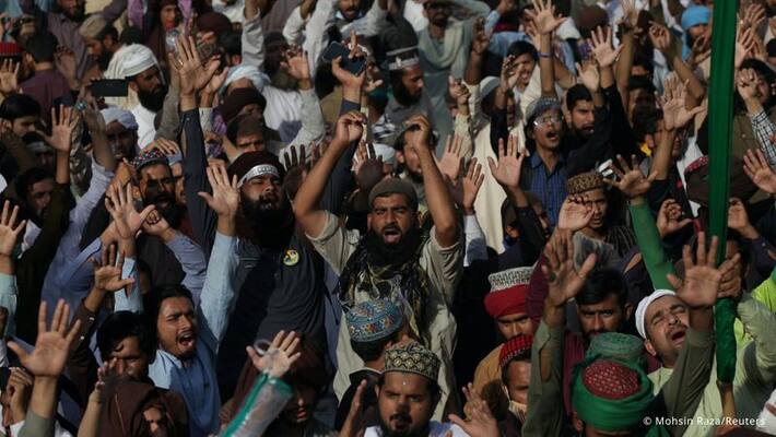 3 policeman shot dead 70 injured at islamist rally in pakistan bsm 3 policeman shot dead 70 injured at islamist rally in pakistan bsm
