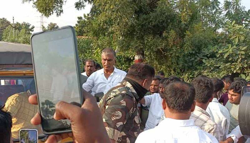 Telangana Finance Minister Harish Rao comes to rescue of accident victims