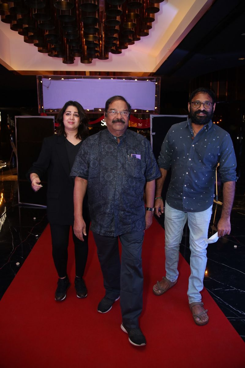 tollywood celabraties red carpet walk in romantic grand premiers