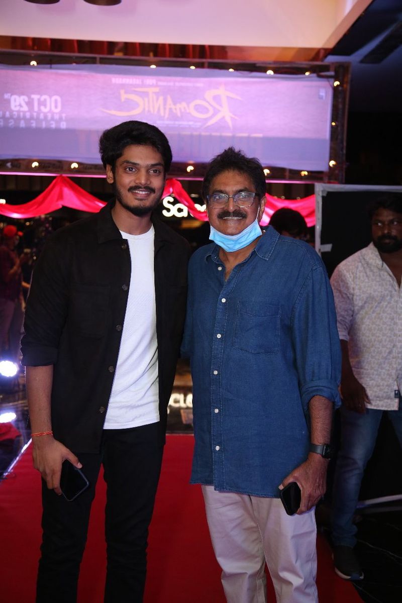 tollywood celabraties red carpet walk in romantic grand premiers