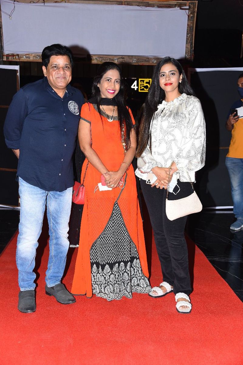 tollywood celabraties red carpet walk in romantic grand premiers