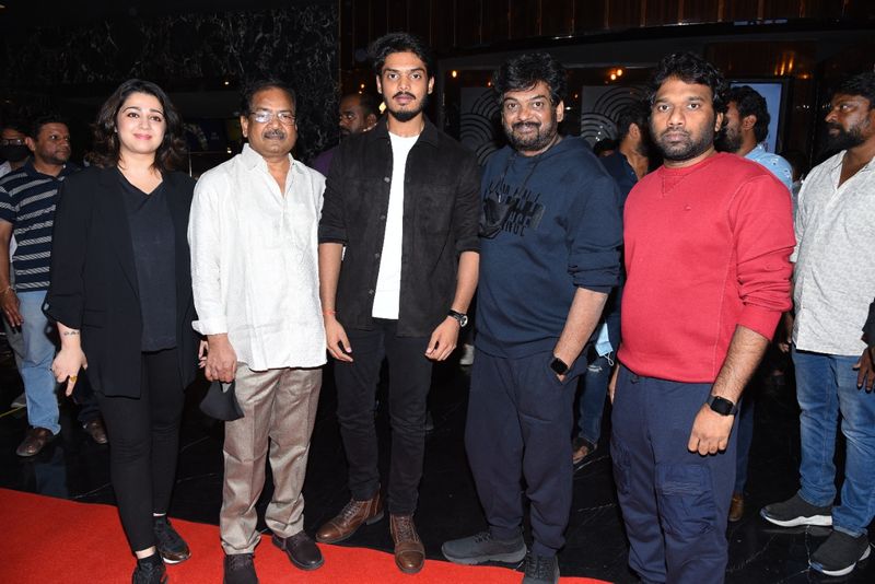 tollywood celabraties red carpet walk in romantic grand premiers