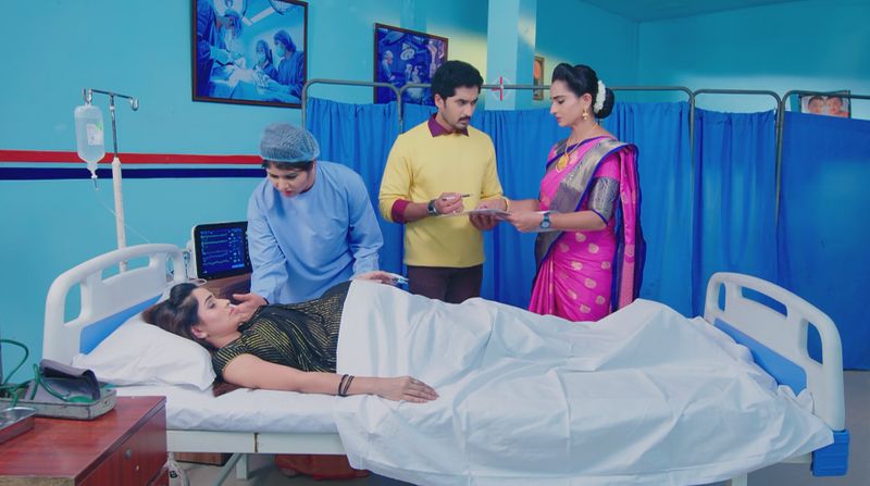 Karthik gets tense after learning about Soudaryas decision in todays Karthika deepam serial episode