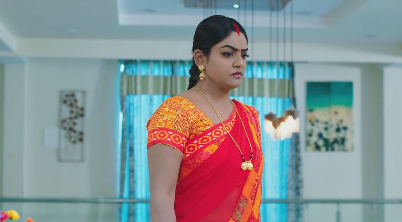 Karthik gets tense after learning about Soudaryas decision in todays Karthika deepam serial episode