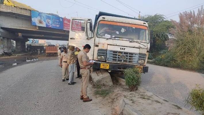 Truck crashes into three women farmers returning from farmers' strike in Haryana Truck crashes into three women farmers returning from farmers' strike in Haryana