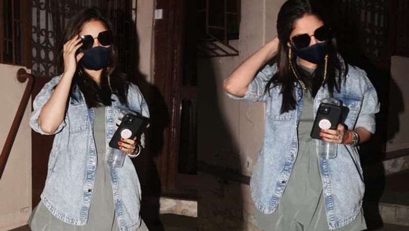 malaika arora seen shopping wearing revealing top, bipasha basu look fat, these celebs also spotted