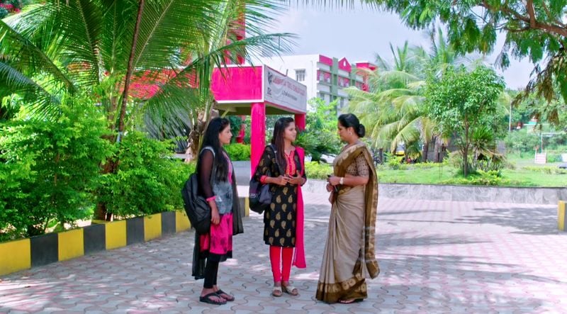 Rishi disappointed after talking to Vasudhara in today guppedantha manasu serial episode