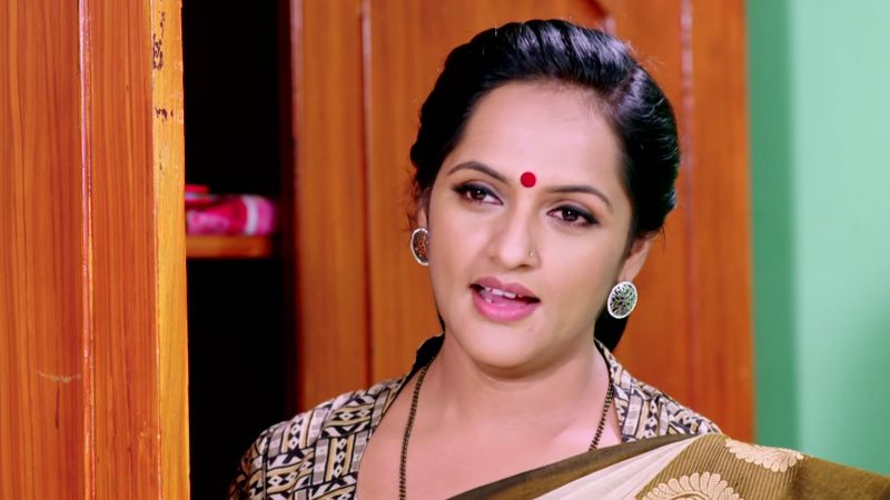 Rishi disappointed after talking to Vasudhara in today guppedantha manasu serial episode
