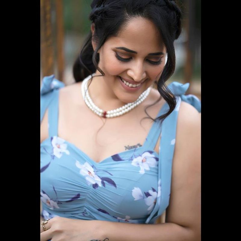 Anchor Anasuya bharadwaj stunning photos viral