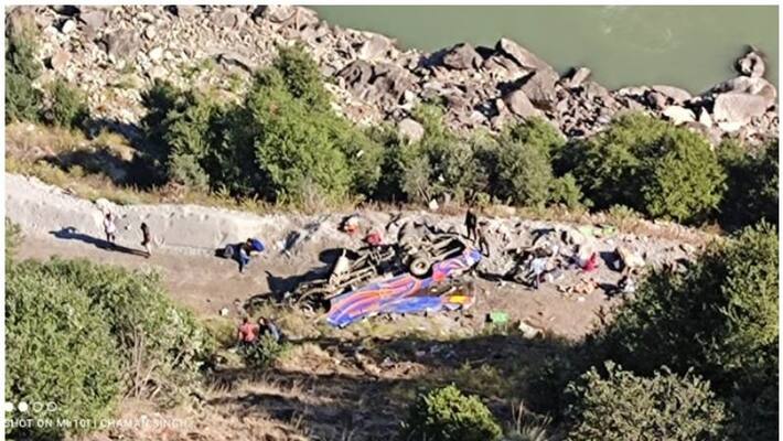 minibus fall into gorge in jammu kashmir minibus fall into gorge in jammu kashmir