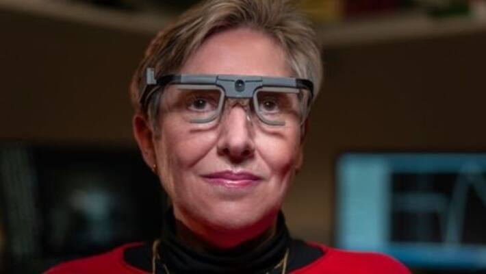 Brain Implant Gives Blind Woman Artificial Vision in Scientific First Brain Implant Gives Blind Woman Artificial Vision in Scientific First