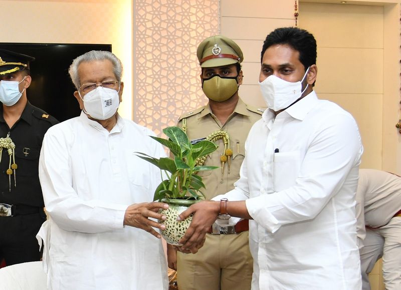 AP CM YS Jagan meets Ap Governor Biswabhusan Harichandan