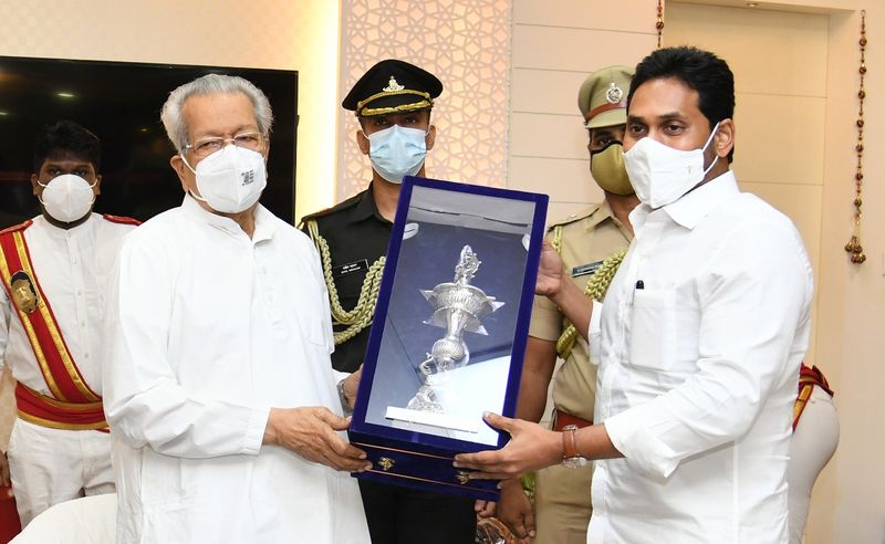 AP CM YS Jagan meets Ap Governor Biswabhusan Harichandan