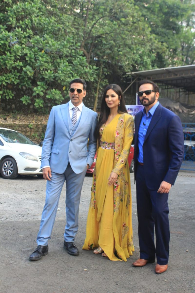 Celebs spotted in Mumbai: Nora Fatehi, Malaika Arora, Rhea Chakraborthy and more SCJ