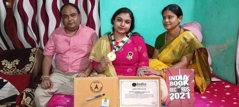 Snigdha resident of Balurghat took place in India Book of Records through her painting bmm
