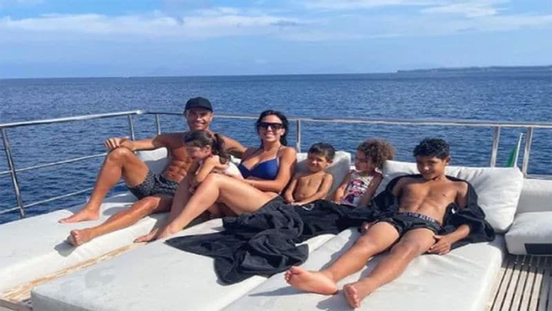 Football Legend Cristiano Ronaldo delighted to announce news of girlfriend Georgina Rodriguez pregnancy kvn