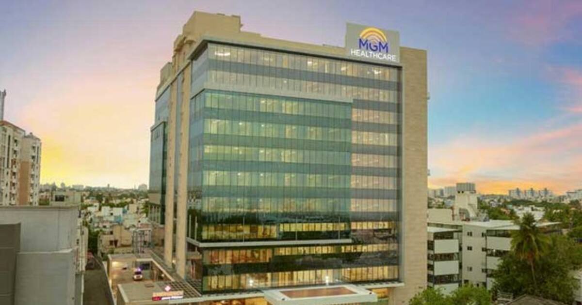 சென்னையில் அதிர்ச்சி.. பிரபல தனியார் மருத்துவமனையின் 9-வது மாடியிலிருந்து குதித்து வாலிபர் தற்கொலை..!