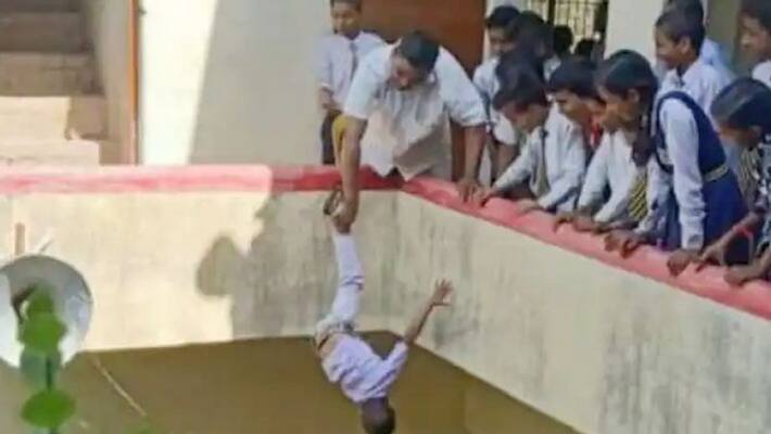 UP Mirzapur A Teacher hanged an innocent child upside down from balcony which worsened his health UP Mirzapur A Teacher hanged an innocent child upside down from balcony which worsened his health