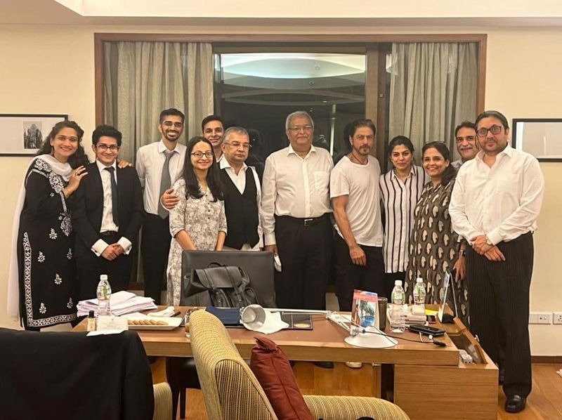 Shah Rukh Khan poses with team of lawyers after Aryans bail in drugs case dpl