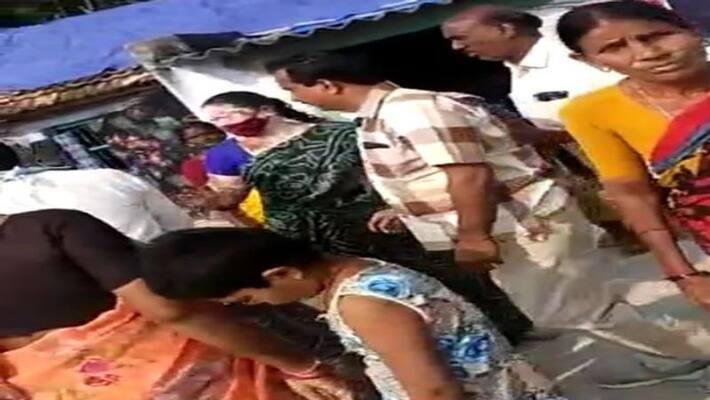 womens demand money for votes from parties in huzurabad bypoll womens demand money for votes from parties in huzurabad bypoll