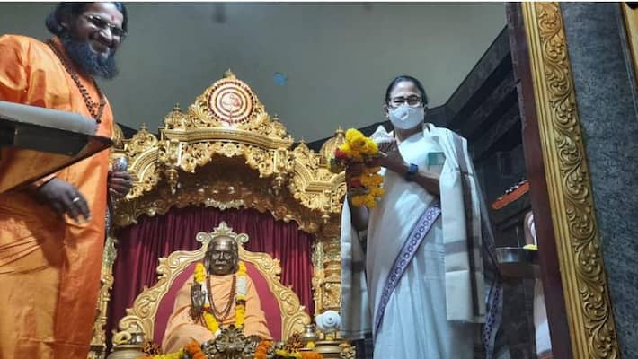 Mamata Banerjee visits three temples of Goa on her first day visit bmm Mamata Banerjee visits three temples of Goa on her first day visit bmm