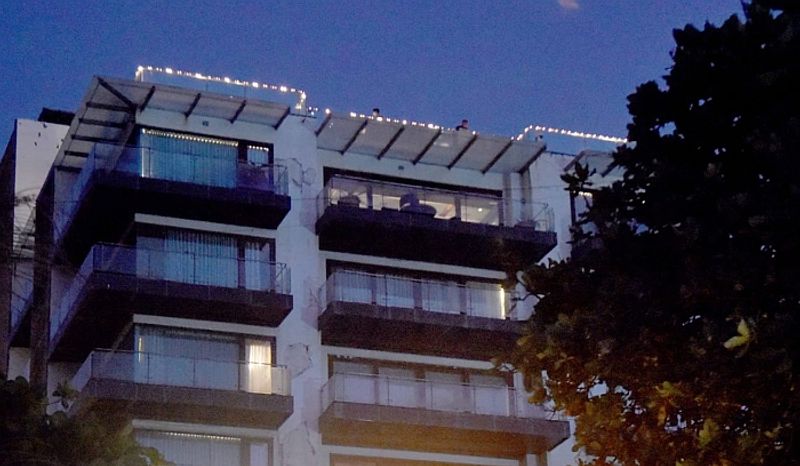 mannat lighting after aryan getting bail and returning home bjc