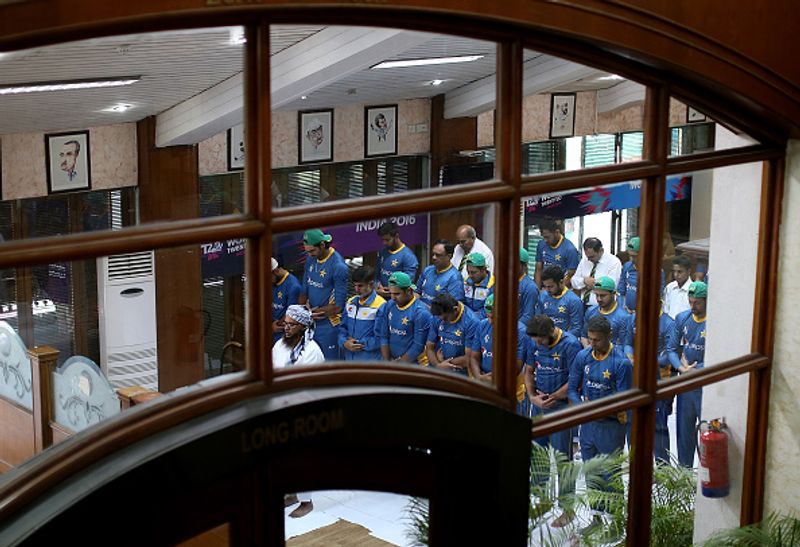 T20 WC 2021 - Mohammad Kaif reveals, why Indian Muslim cricketers do not offer namaz on the field ALB
