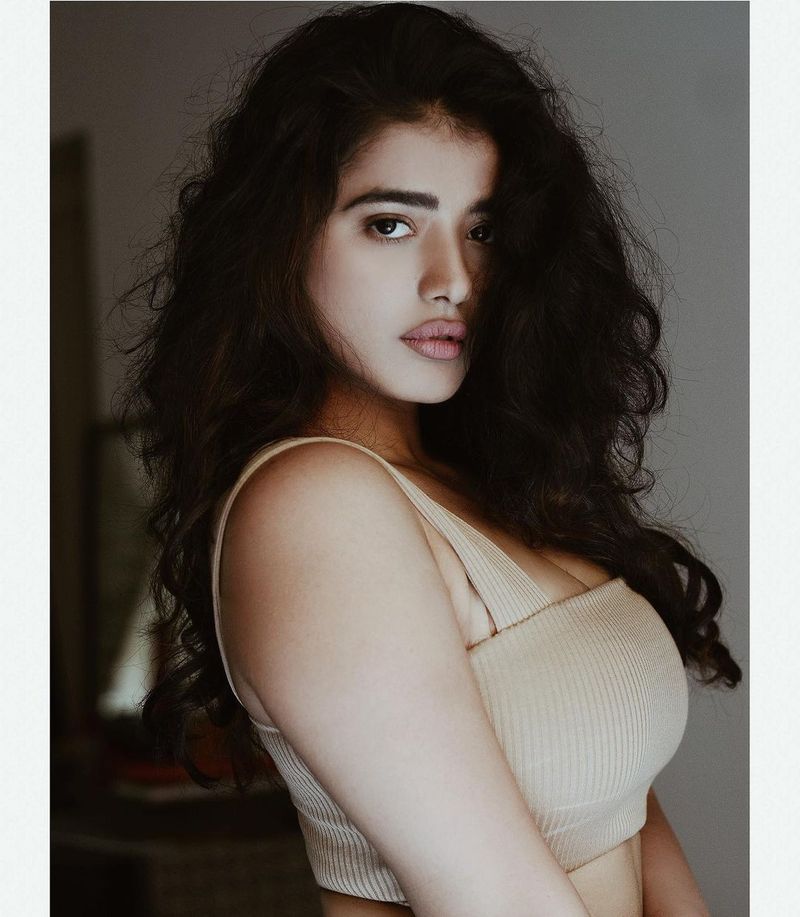 romantic movie heroine ketika sharma sensational hot show if you see diwali festival come and firing