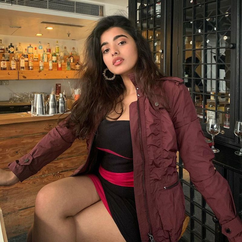 romantic movie heroine ketika sharma sensational hot show if you see diwali festival come and firing